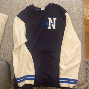 Nike sweatshirt - Storlek M  Skick 8/10  
