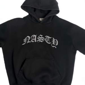 Säljer min Hidden cult ”Nasty” rhinestone hoodie. Köpt 2020 och finns ej att köpa längre. Bra skick! Pris går att diskutera vid snabb affär.