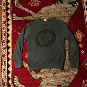 SNS Södermalm sweatshirt som ba inte är min stil men fet, om nie bajare köp🫡