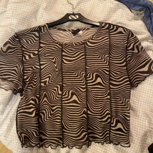 Genomskinlig kort t-Shirt  - Genomskinlig kort t-shirt, använd Max 3 gånger! 