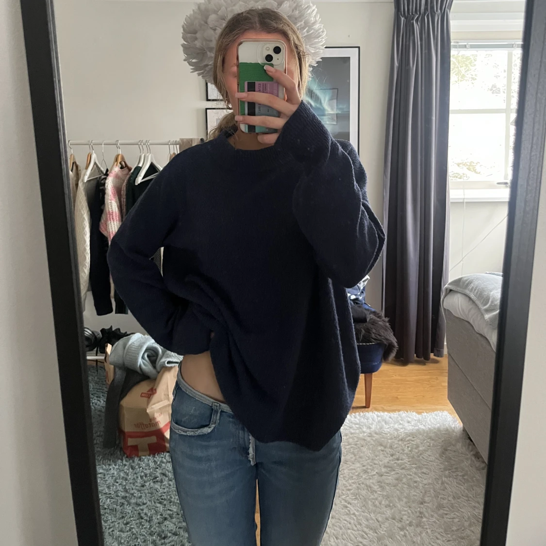 Mörkblå stickad tröja 
