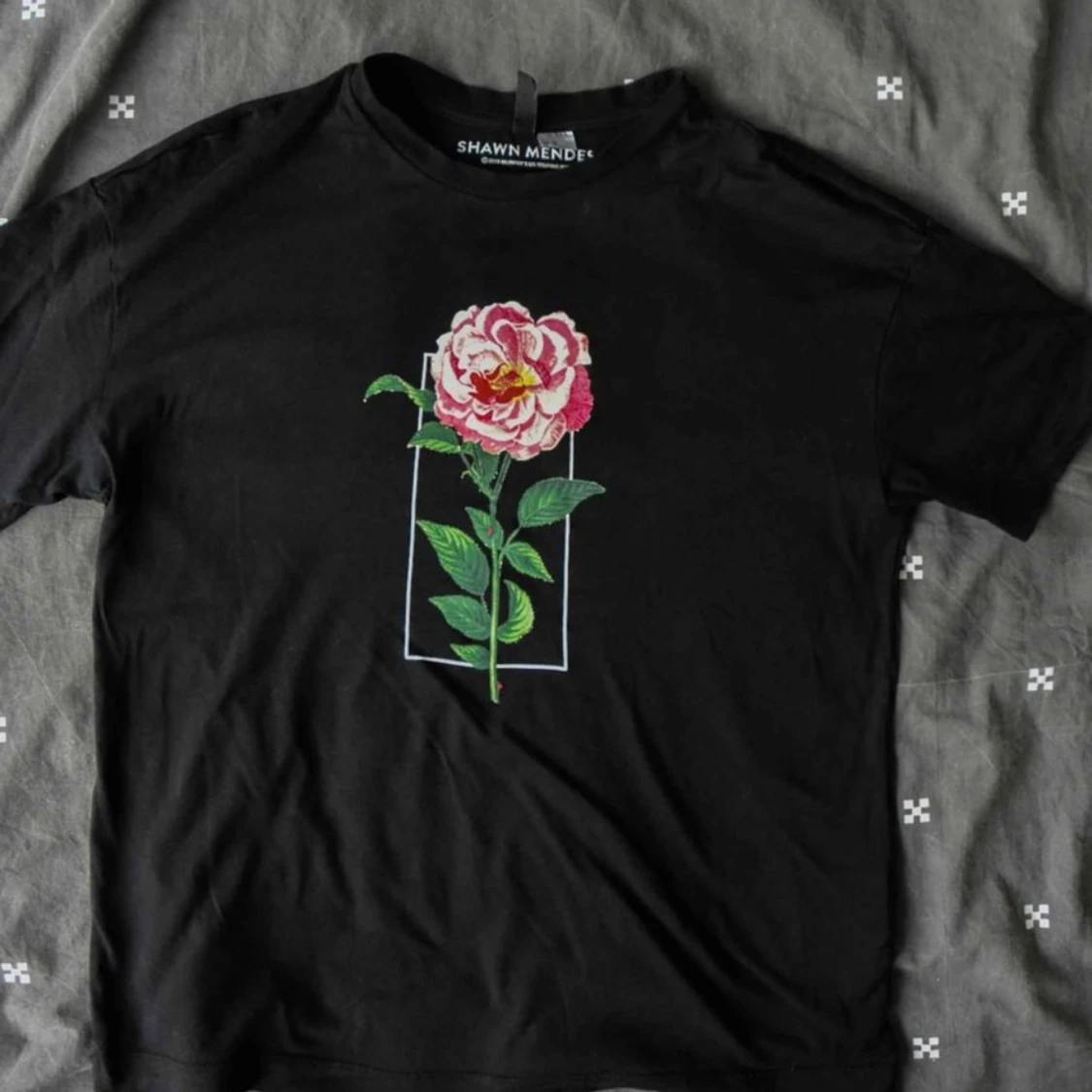 Shawn Mendes svart blus