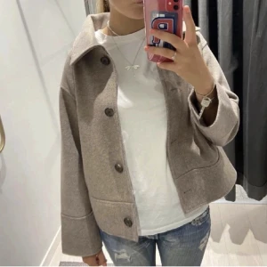 Kappahl kappa - Intressekoll 🤍 säljer pga kommer ej till användning, skriv för egna bilder, köpt för 1000 på plick