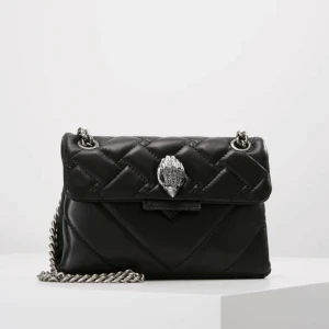 Kurt Geiger  - Säljer min superfina Kurt Geiger väska, använd ett fåtal gånger och är i bra skick!⚡️