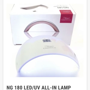 Led/uv nagel lampa - Nagel lampa från nagelgiganten använd 2 gånger och funkar felfritt och inga skador, säljer den för att den inte kommer till användning. Ny pris:499 Frakten kostar 69kr och INTE 49kr🤍