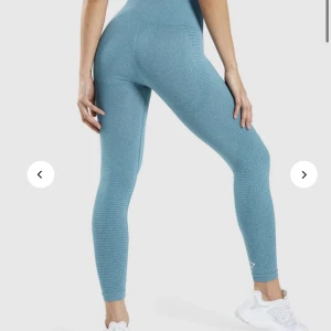 Gymshark träningstights  - Säljer dessa snygga tights eftersom att de inte kommer till användning. Köpta för 550 säljer för 300.Helt oanvända!