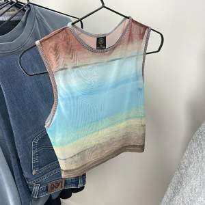mesh linne från urban outfitters. Använd 1 gång 💕