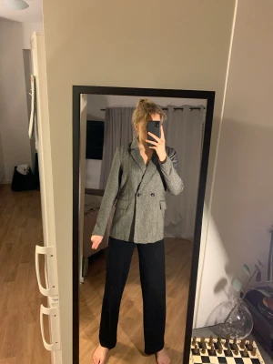 Kavaj - Kavaj från H&M. Fint skick.