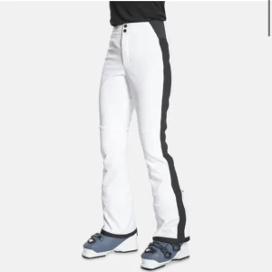 Sjukt snygga skidbyxor (SLUTSÅLDA) - Hej! Nu tänkte jag sälja ett par av mina skidbyxor då jag köpt nya. Dessa är från märket Everest och är helt slutsålda!  Dessa är i storlek 38 (de är små i storleken) så jag skulle säga att dessa passar en S!  Hör av er för vid frågor!  NYPRIS: 1300kr