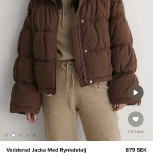 Jacka - Säljer denna sjukt snygga bruna dunjacka från nakd som är i jättefint skick (fråga om fler bilder om ni vill) nypris: 879kr säljer för bara 170kr plus frakt