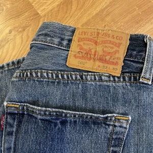 Levis 501 - Levi’s 501 W32/L30  Använda och sköna.