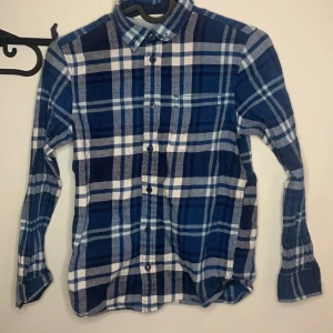 Picknick-blue skjorta  - Det finns även i denna färgen! Just nu 29% rabatt