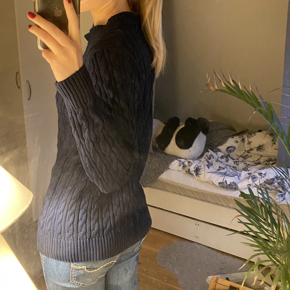 Stickad marinblå tröja - 91