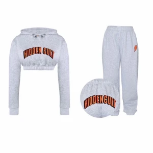 HIDDEN CULT MJUKIS SET - Mjukis set från Hiddencult. Storlek S men passar även M. Bra skick använd fåtal gånger, mjukt tyg på insidan  Inköpt för cirka 900kr 