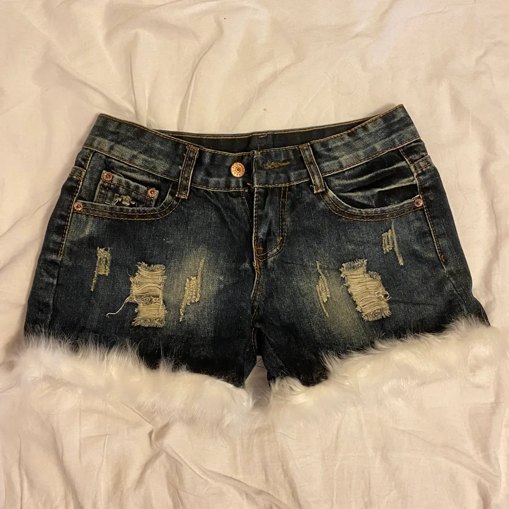 🔴READ MY BIO AND THE SHIPPING IS NOT CALCULATED IN THE PRICE!!! These super pretty y2k shorts where bought at kawaii shop for 79 kr. I couldn’t return the shorts so I am selling them instead. I haven’t used them since then. 🔴Only swish!!. Shorts.