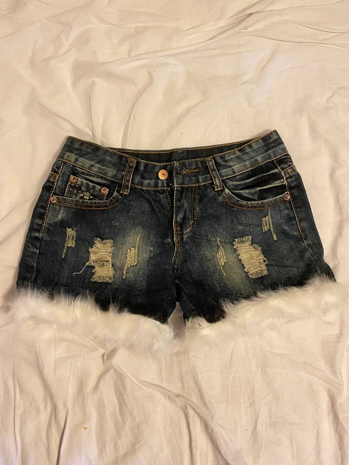 Y2k lowrised fluffy jeans shorts
