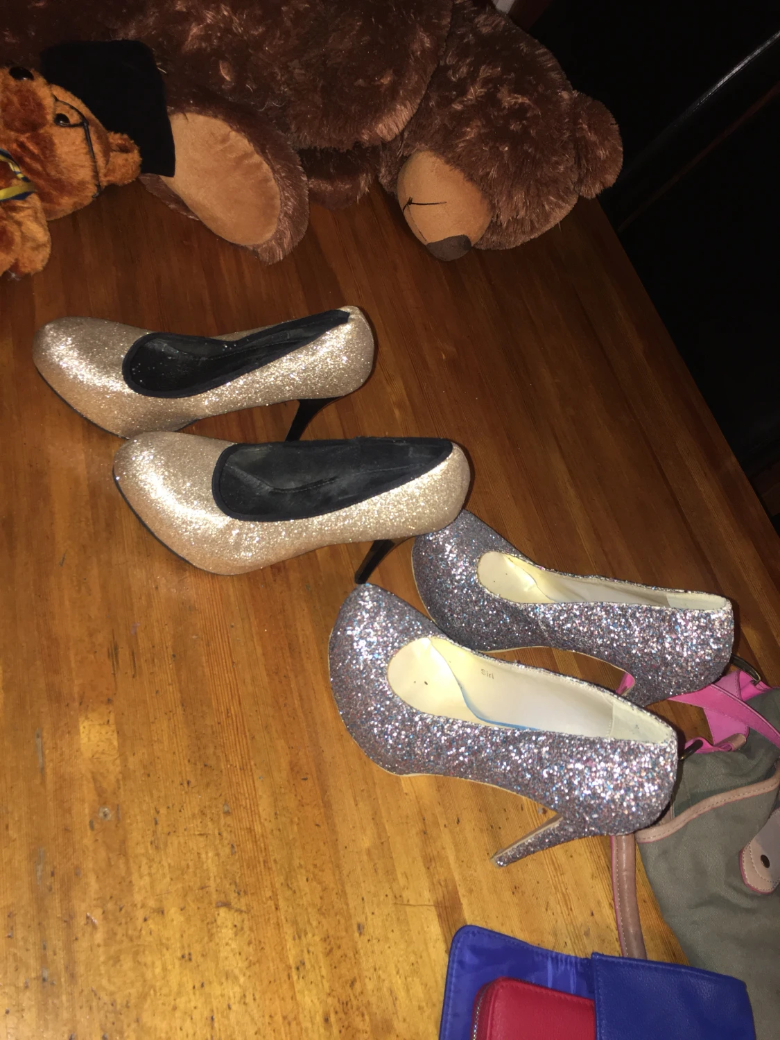 Två fina fest klackskor storlek 39-40 ny pris 350kr