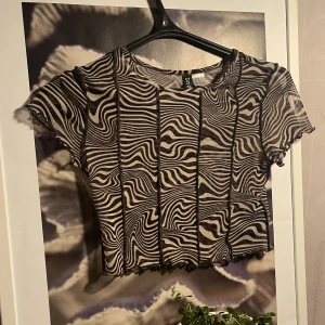 3 tops - 3 tops for the price of one 💕 All tops are in good condition  Buyer stands for shipping 🫶