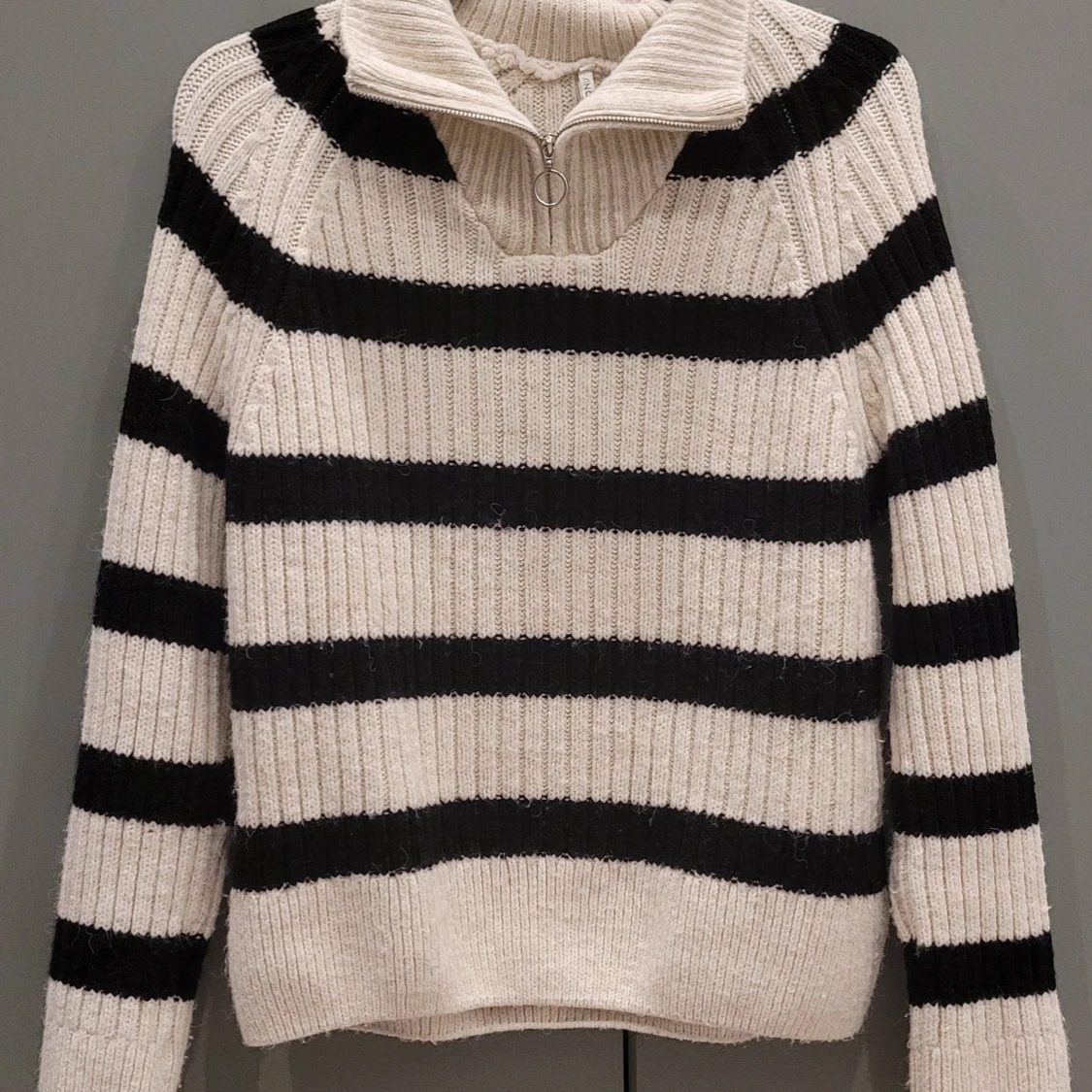 Randig tröja från Only