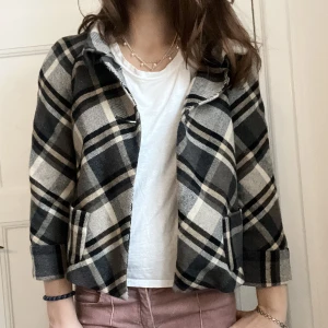 Kappa!  - Så fin kappa perfekt till våren! Så snygg med trekvartsärm❤️‍🔥❤️‍🔥