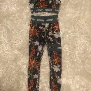 Stronger sett  - Ett stronger sett i bra skick! Storlek XS men passar S🤩450kr för hela sättet🥰