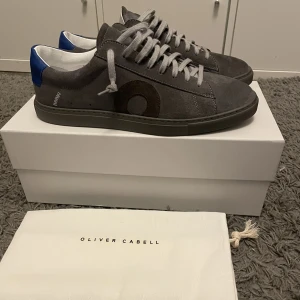 Oliver Cabell skor - Säljer mina Oliver Cabell skor. Skorna är i storlek 42 och är aldrig använda. Skorna är köpta för 3000 kr och säljer dom eftersom att jag fick dom i julklapp och dom passade inte mig. Pris kan diskuteras. 