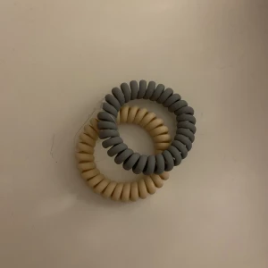 Hårsnoddar  - Oanvända, 5kr för båda