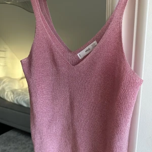 Linne - Säljer detta glittriga linne från mango!