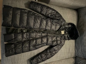 Moncler jacka - Moncler jacka. För liten för mig. Storlek S. Pris kan diskuteras 