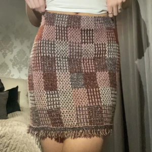 Kjol från zara - Ny kjol från zara med taggen kvar 