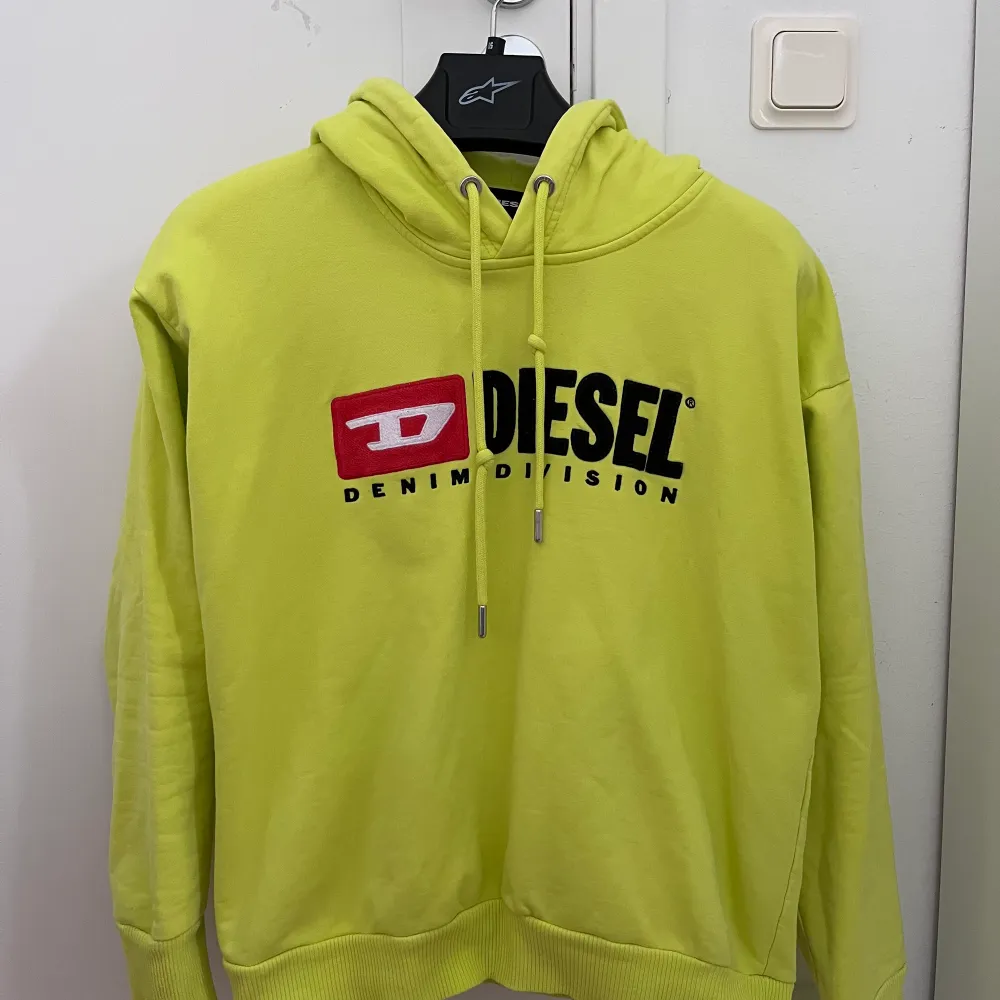 Diesel hoodie i storlek xs (unisex) Skick 9/10 . Hoodies.