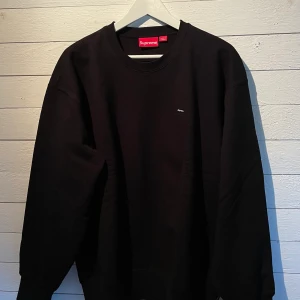 Supreme tröja - Svart Supreme tröja. Storlek L. Nyskick 
