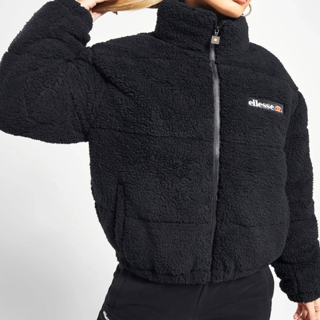 Ellesse crop vadderad Teddy jacka 