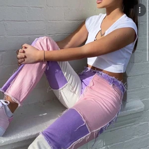 Patchwork jeans - Väldigt coola patchwork byxor som jag köpte föra året. Har inte fått chansen att har på mig dem och den passar mig inte heller bra, min storlek är m och tror den passar storlek s och xs. 💕💕