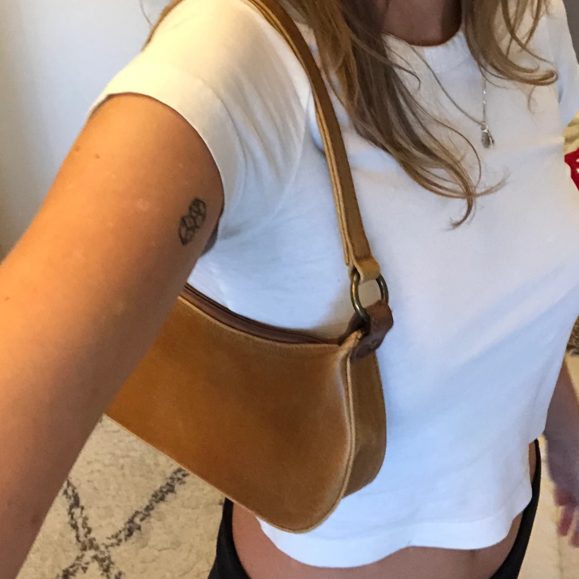 Liten brun väska  - 90