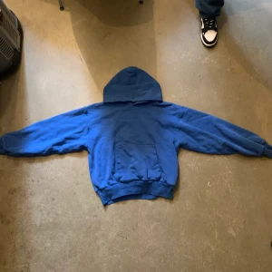 Yzy gap hoodie  - En yzy gap hoodie i storlek small passar också medium condision good