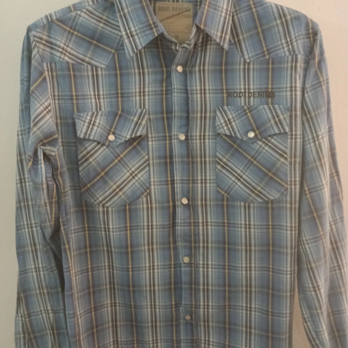 Märkes skjortor billigt  - 91