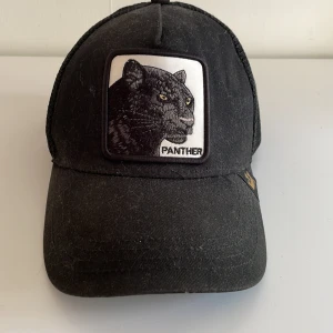 Panter keps - Säljer denna för den kommer inte till användning längre och har andra kepsar jag gillar mer