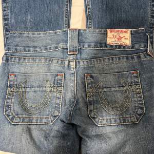True religion jeans 💕i perfekt skick 💕low waist och Bootcut 