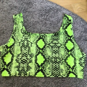 Linne - Linne från shein! Endast använd typ 2 gånger förra året! Frakt tillkommer på 14kr