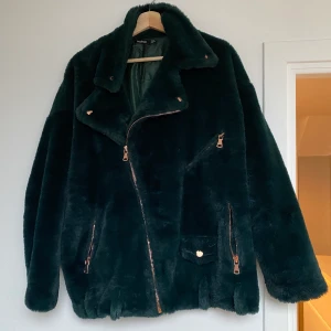 Grön pälsjacka  - Biker model