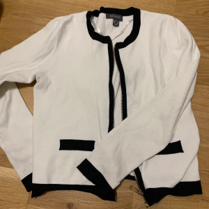 Kofta - Fin bra skick, nästan aldrig använd, köpt i Tyskland primark