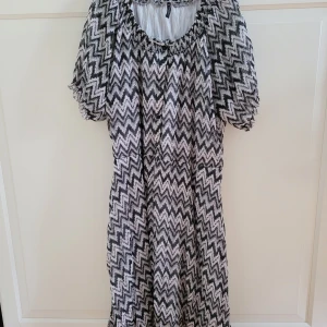 Klänning Frequent - Böljande klänning!