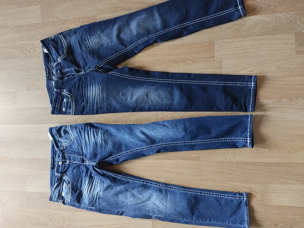 Nya jeans . Jeans & Byxor.