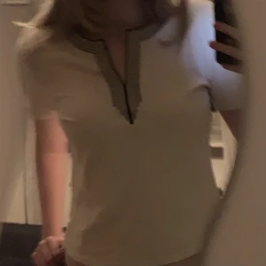 Sommar topp - En topp som passar till sommaren. Är i storlek M