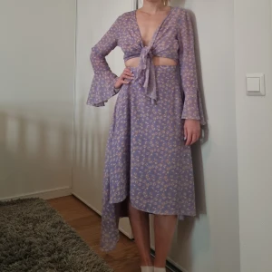 Adooreklänning  - Adoore riviera dress. Nypris 1695kr Använd på två dop, så i jättefint skick. Perfekt för examen, midsommar eller sommar.