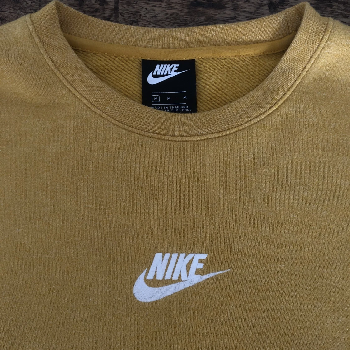 Vintage gul NIKE sweater stl M - 91