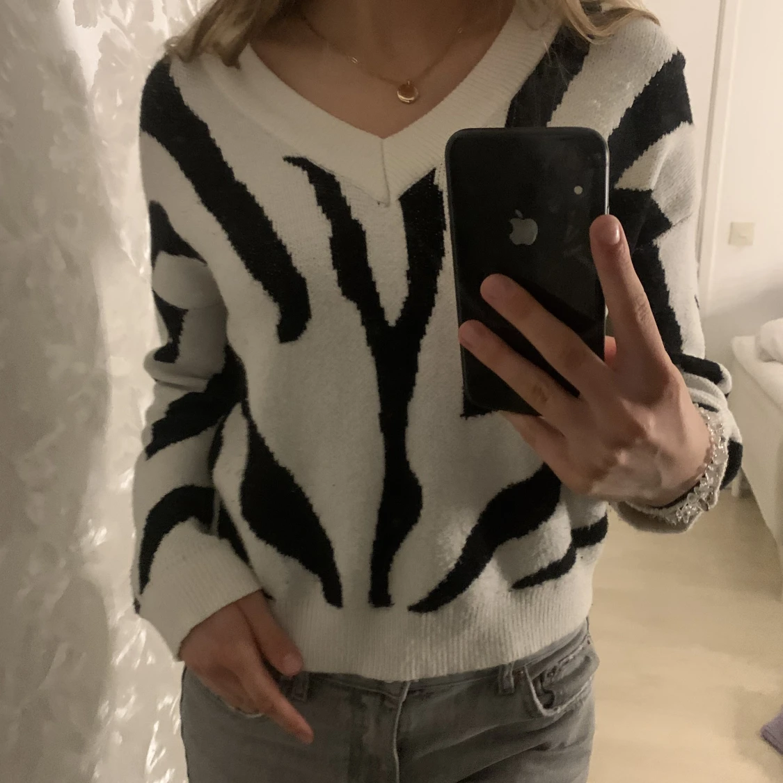 Vit svart randig tröja 