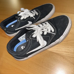 Nike skor - Storlek 39
