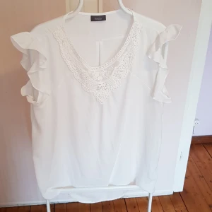 Kortärmad blus - Kortärmad blus. Använd endast ett fåtal gånger. Storlek 46